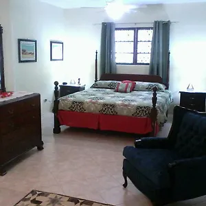 Gillys Dream Nassau